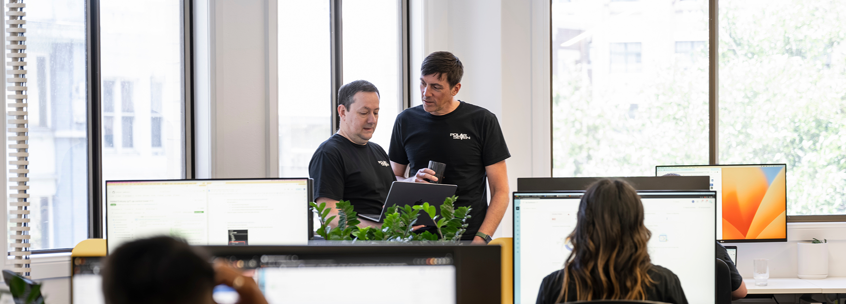 confident-successful-team-business-team-meeting-office P7 confident-successful-team-business-team-meeting-office